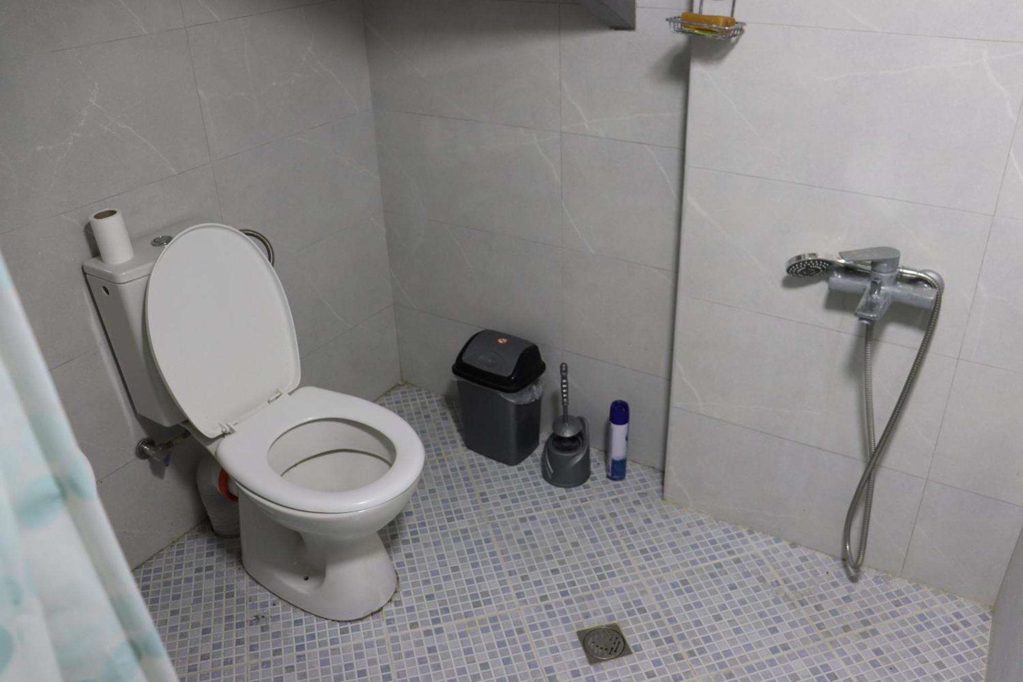 Picnic Hostel Кутаиси Екстериор снимка