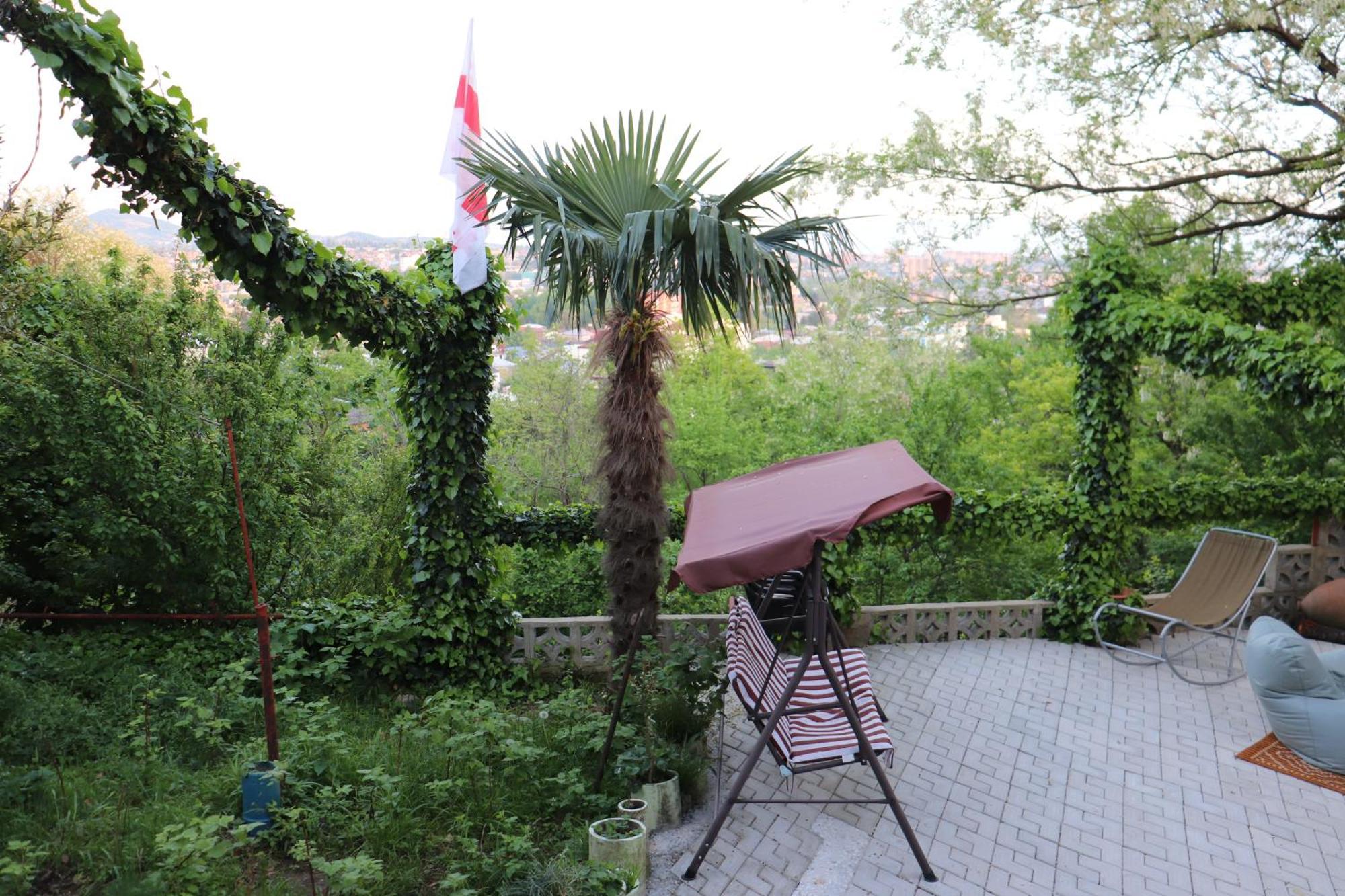 Picnic Hostel Кутаиси Екстериор снимка